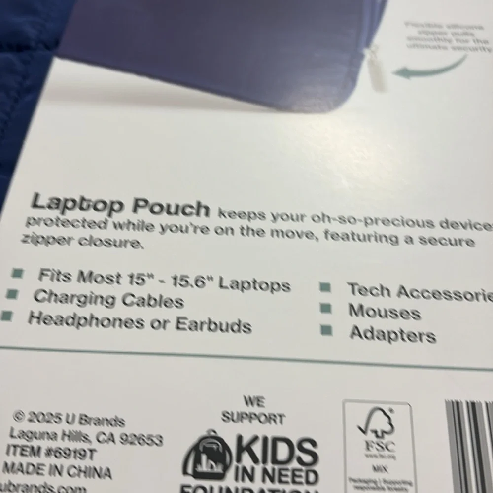 U Brands Green and Blue Quilted Laptop Sleeves - Picture 6 of 7